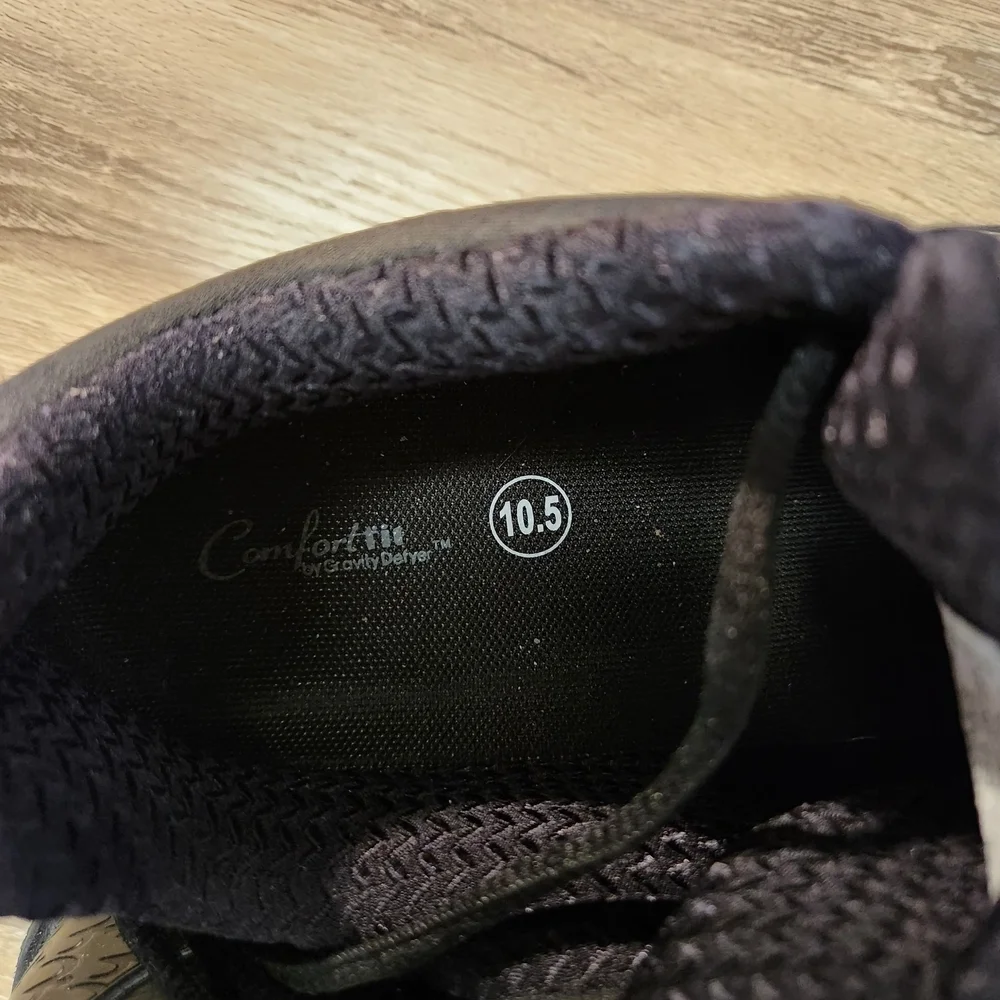 Gravity Defyer G-DEFY athletic shoes featuring VersoShock III technology.